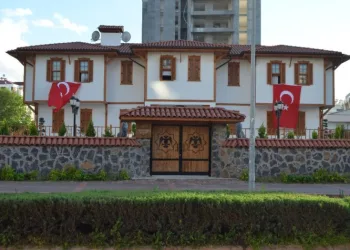 Devlet Bahçeli’nin memleketi Osmaniye’de “Devlet Bey Konağı” tamamlandı
