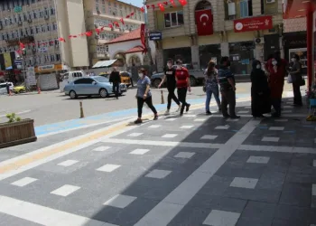 Devrekli̇ Gençler Günler Sonra Sokaklara Akın Etti̇ler