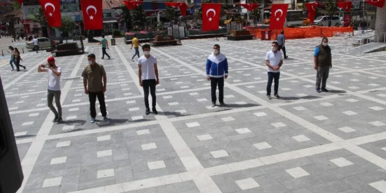 Devrekte Gençli̇k Adına Çelen Sunum Töreni̇ Gerçekleşti̇ri̇ldi̇