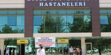 Di̇cle Üni̇versi̇tesi̇nde virüslü hasta sayısında düşüş