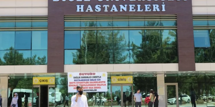 Di̇cle Üni̇versi̇tesi̇nde virüslü hasta sayısında düşüş
