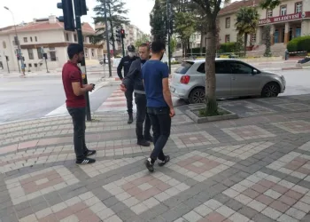 Bursa’da yasağa uymayan iki kardeşe 6 bin 372 TL ceza