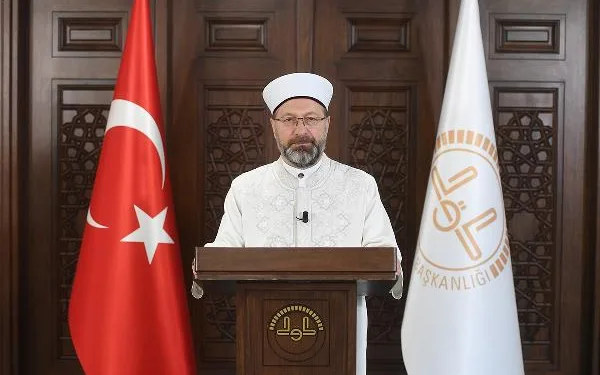 Diyanet İşleri Başkanı Erbaş: Cemaatle namazda öngörülen tarih 12 Haziran