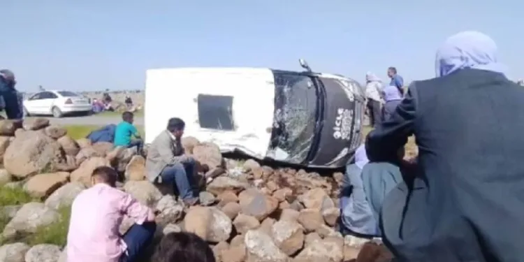 Di̇yarbakırda Trafi̇k Kazası: 1 Ölü, 1 Yaralı