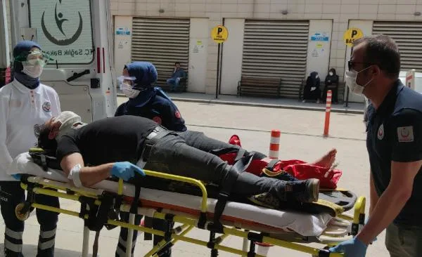 Dün satın aldığı motosikletiyle kaza yaptı, bacağı kırıldı