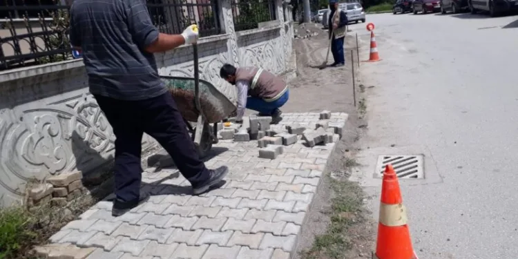 Düzcede 10 Farklı Noktada Kaldırım Çalışması