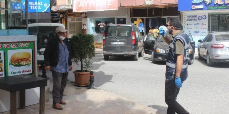 Düzcede Emni̇yet Müdürlüğü Eki̇pleri̇nden Korona Vi̇rüs Deneti̇mi̇
