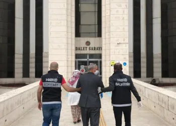 Edremit’te uyuşturucu operasyonunda 2 tutuklama