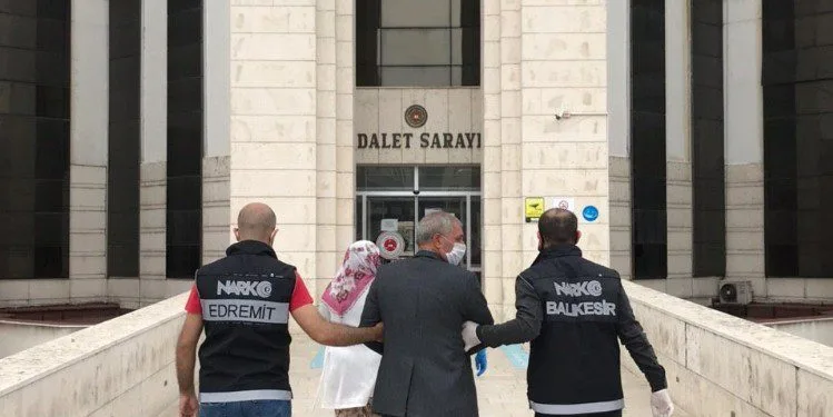 Edremit’te uyuşturucu operasyonunda 2 tutuklama
