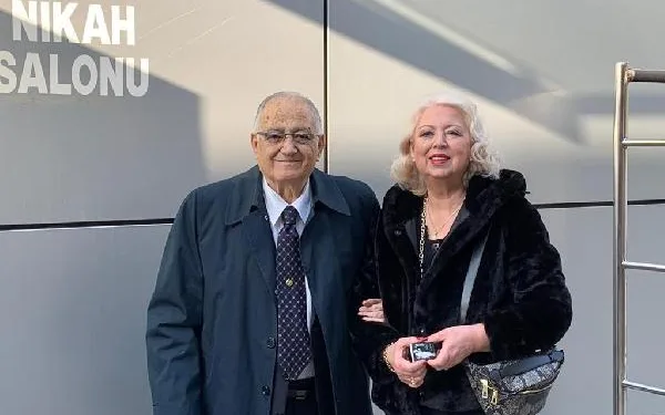 /ek bilgi fotoğrafla/ Komşusundan bulaştı: Eşi öldü, 70 yaşındaki Fatma teyze koronavirüsü yendi