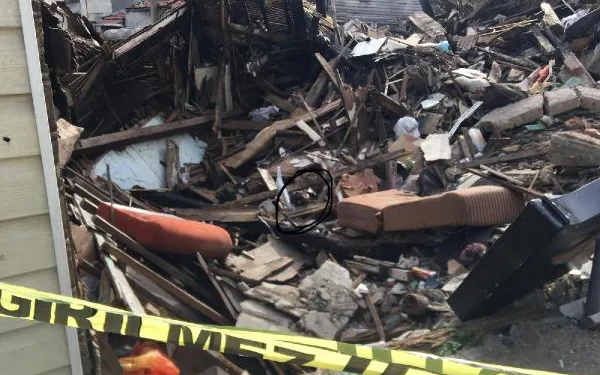 Ek fotoğraf // Beyoğlu’nda 2 ay önce yanan binada yanmış insana ait kafatası bulundu