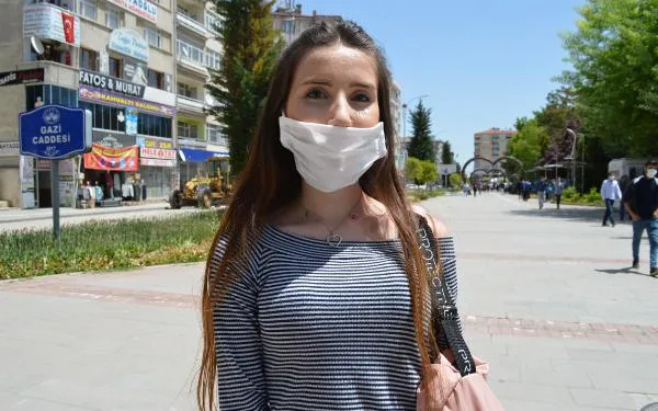 Elazığ’da 15- 20 yaş arası gençler sokaklara çıktı