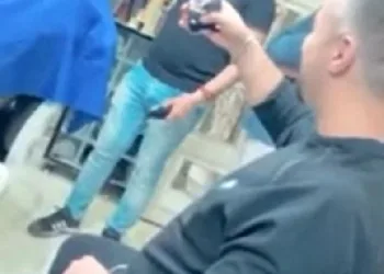 Elazığ’da tedbirlerin uygulanmadığı kuaför kapatıldı, 4 kişiye para cezası uygulandı