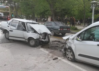 Elazığ’da trafik kazası: 1’i ağır 3 yaralı