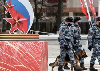 Başbakandan sonra Rus bakan ve yardımcısı virüse yakalandı