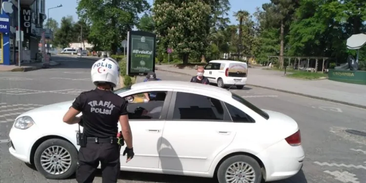 Emni̇yetten ‘Sokağa Çıkma Deneti̇mi̇