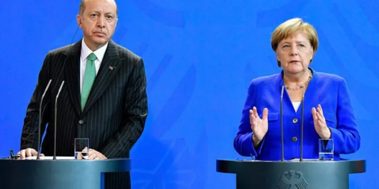 Erdoğan ve Merkel telefonda görüştü