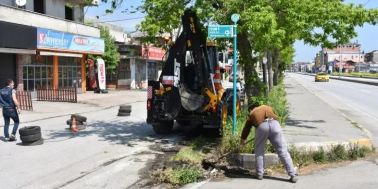 Erenler’de bahar temizliği sürüyor