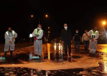 Ergenede Sahur Vakti̇nde Cadde Ve Sokaklar Köpüklü Suyla Yıkandı