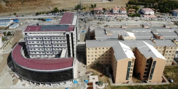 Erzi̇ncanda Korona Vi̇rüsten Bugüne Kadar 6 Ki̇şi̇ Hayatını Kaybetti̇
