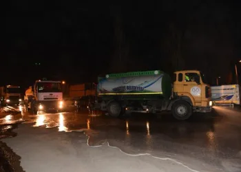Erzurumda Cadde Ve Sokaklar Sabunlu Suyla Yıkanıyor