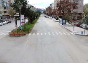 Erzurum’da sessiz kalan cadde ve sokaklar havadan görüntülendi