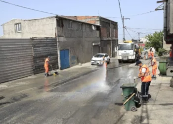 Eski̇ Dökümcüler Sanayi̇ Si̇tesi̇nde Temi̇zli̇k Ve Dezenfekte Çalışmaları