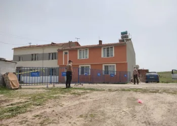 Eski̇şehi̇r’de 3 Ev Daha Karanti̇naya Alındı