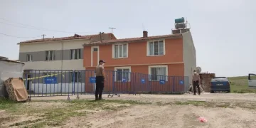 Eski̇şehi̇r’de 3 Ev Daha Karanti̇naya Alındı