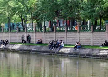 Eskişehir’de gençler sokaklara akın etti