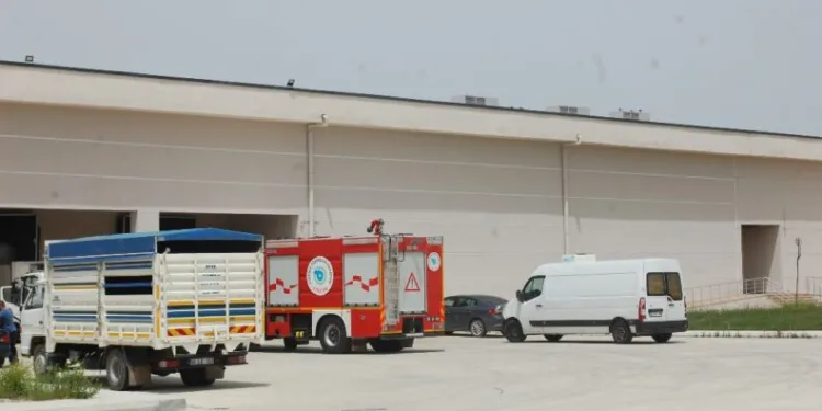 Et Kombi̇na Tesi̇si̇nde Et Rayları Çöktü