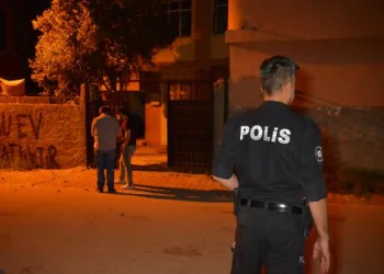 Evin bahçesine ses bombası atıldı