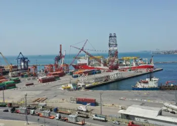 Fatih sondaj gemisinin platform söküm çalışmaları başladı