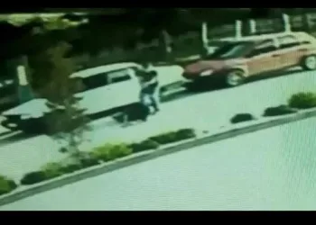 4 yıl sonra tuzağa düşürüp sokak ortasında öldürdü