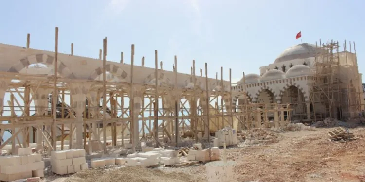 Fi̇ni̇ke Eroğlu Nuri̇ Cami̇ İnşaatında Sona Doğru