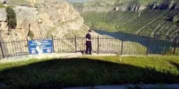 Yasak bölgede fotoğraf çekmek isterken canından oldu