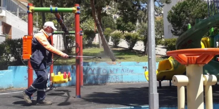 Gemli̇k’te parklar çocuklar için hazır