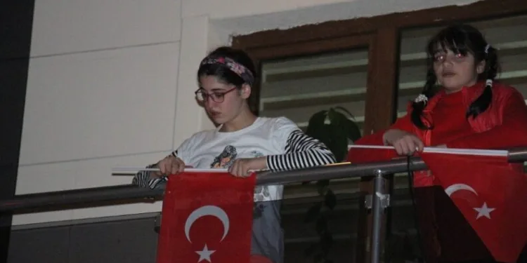 Gençli̇k Haftasına Özel Sosyal Mesafeli̇ Spor