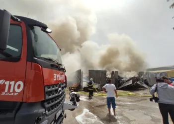 Geri̇ Dönüşüm Deposunda Korkutan Yangın