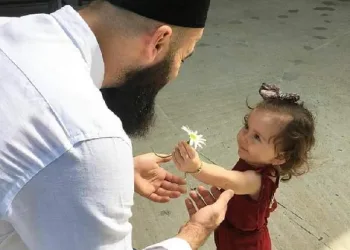 Geri manevra yaparken çarptığı 2 yaşındaki kızı öldü / Ek fotoğraf