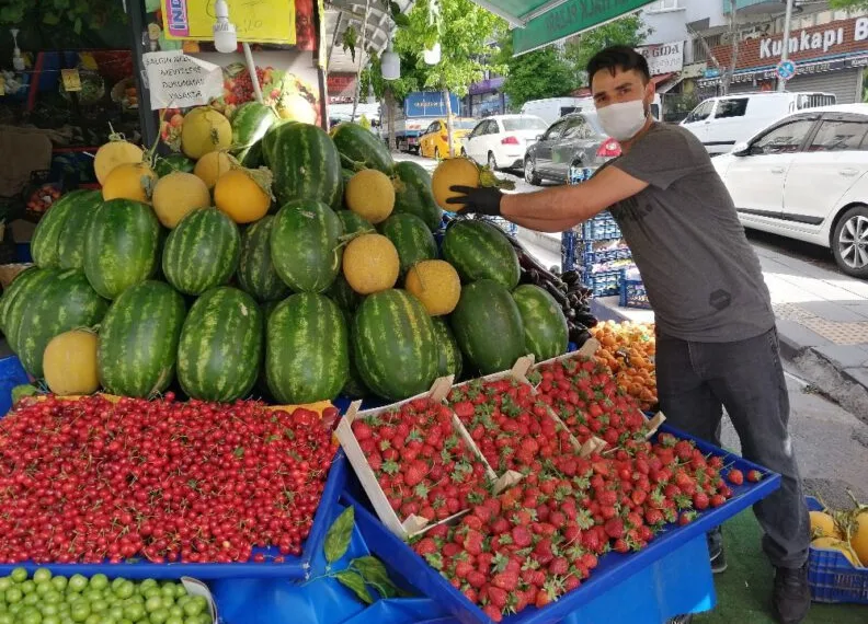Gıda Satan İş Yerleri̇ni̇n 6 Saatli̇k Mesai̇si̇ Başladı