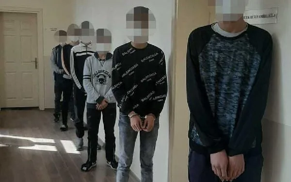 Hırsızlar girdikleri evde ziyafet çekti