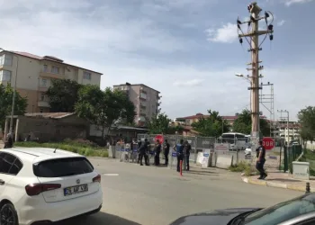 Görevden Alınan Hdpli̇ Iğdır Beledi̇ye Başkanı Akkuş Tutuklandı
