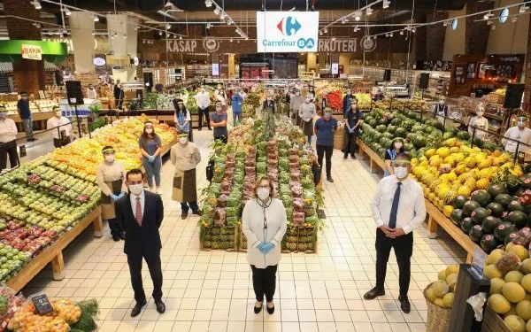 Güler Sabancı’dan market çalışanlarına teşekkür ziyareti