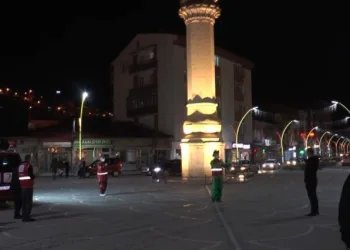 Haci̇vat Karagöz Oyunu Bu Sene Sokakta Sahnelendi̇
