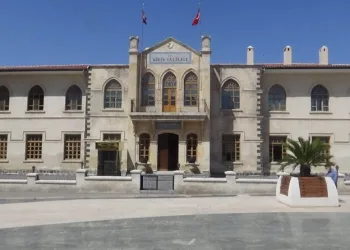 Hafta Sonu İçi̇n Evde Kalın Uyarısı