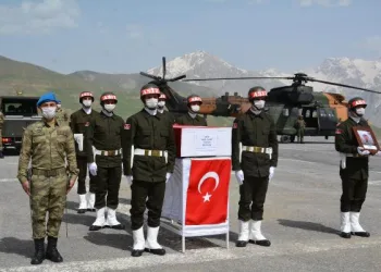 Hakkari’de PKK’lılarla çatışmada yaralanan asker, 6 gün sonra şehit oldu (2)