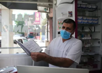 Hastaların eczanelere olan 30 bi̇n li̇ralık borcunu ödedi̇