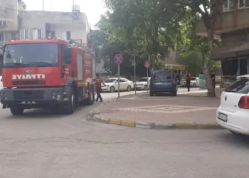 Havalandırma Boşluğunda Çıkan Yangın Pani̇ğe Neden Oldu