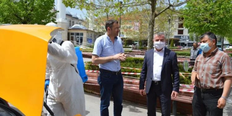Havzada Taksi̇ Durakları Ve Taksi̇ler Dezenfekte Edi̇ldi̇